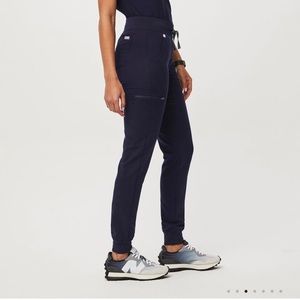 Figs Zamora Jogger Scrub Pants in Navy, Size S